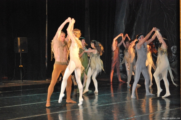 У Луцьку в межах фестивалю "Стравінський та Україна" показали балет "Весна священна". Фото з сайту: http://www.volynpost.com