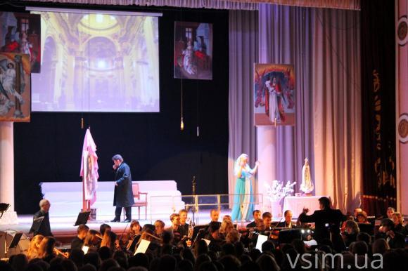 Світова опера "Toscа" у Хмельницькому мала шалений успіх. Фото з сайту: http://vsim.ua/Podii/svitova-opera-tosca-u-hmelnitskomu-mala-shaleniy-uspih-10468675.html