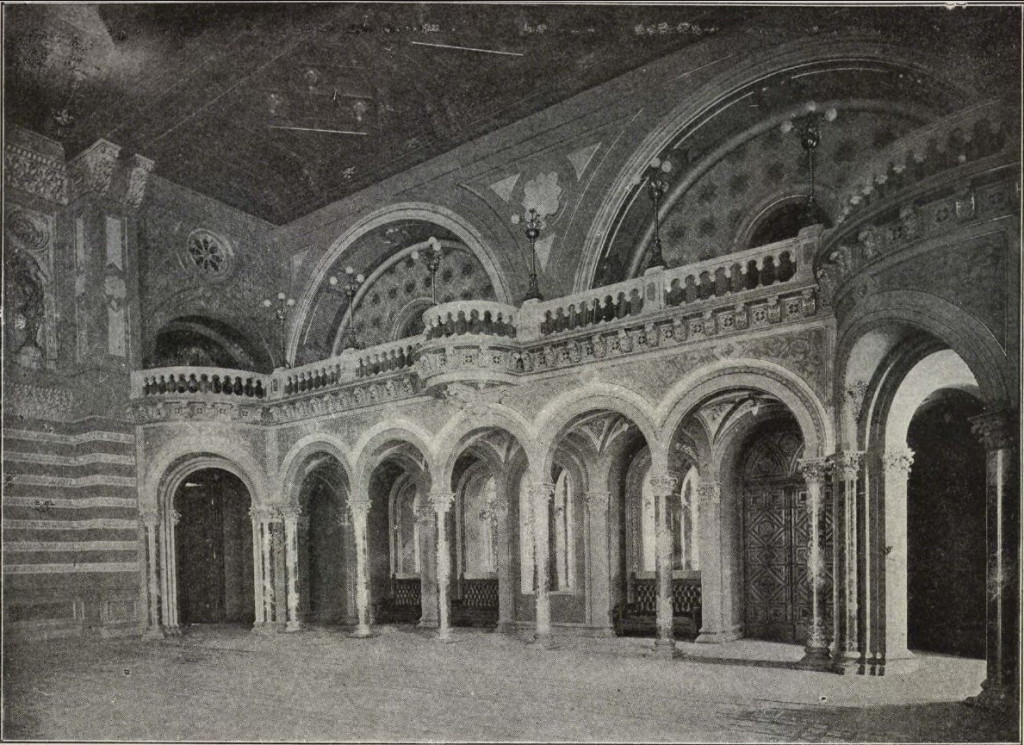 Хоры главного зала Новой биржи в Одессе (старое фото)