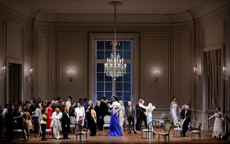 "Травиата" в Ла Скала в постановке Чернякова Фото: Brescia, Amisano / Teatro alla Scala "Травиата" в Ла Скала в постановке Чернякова Фото: Brescia, Amisano / Teatro alla Scala