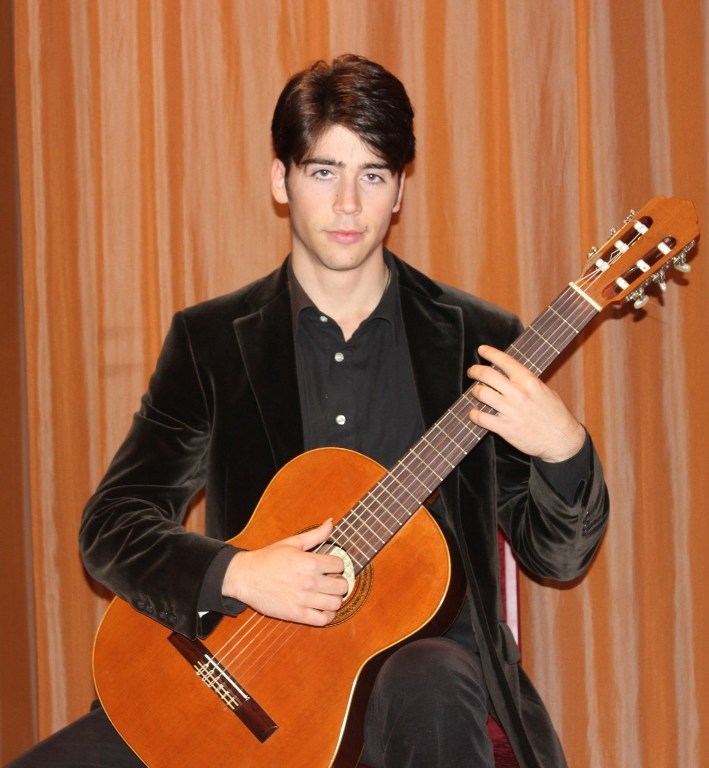 Назарій Михайлюк, гітара