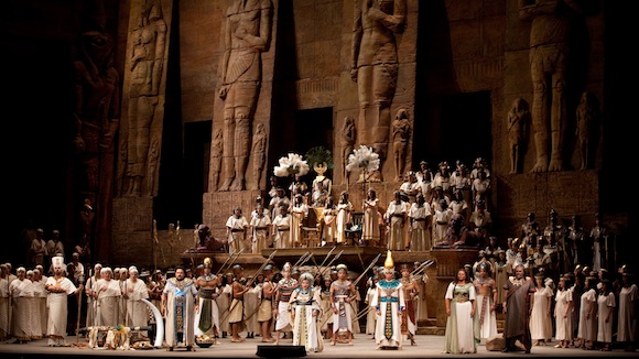 Сцена из оперы «Аида» в постановке Метрополитен-опера. Фото: Кен Ховард