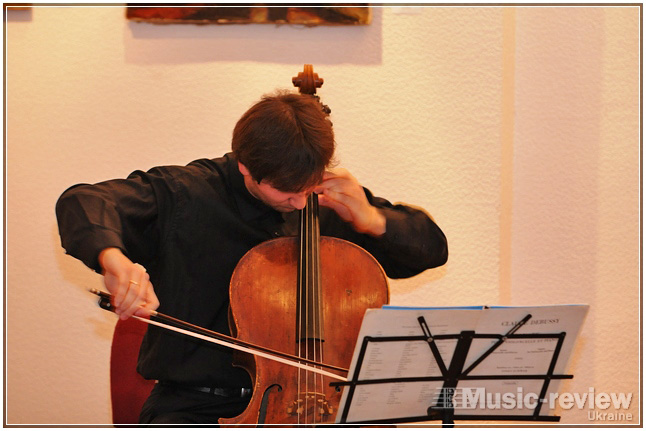 Олександр Пірієв виконує Прелюдію з Сюїти №2 для віолончелі соло Макса Регера