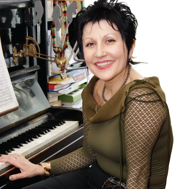 Кармелла Цепколенко, композиторка
