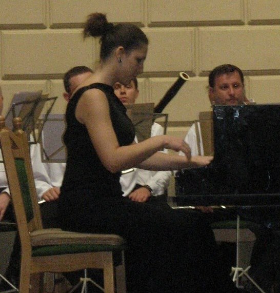 Єлизавета Плужко, фортепіано
