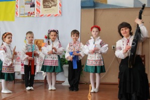«Кобзарики-дошколярики» грають українську музику