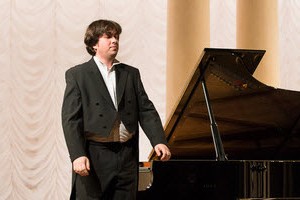 Дмитро Онищенко (фортепіано)