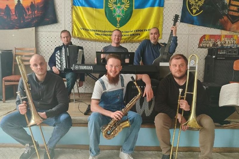 Музика поряд із війною: як працює ансамбль 3-го Луганського прикордонного загону 