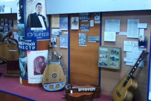 Виставка музичних інструментів О.С. Корнієвського триває в Чернігові