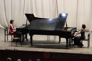 «Одесские диалоги»: в четыре руки на двух роялях