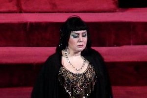 Солістка Національної опери Алла Позняк винесла український прапор на сцену театру в албанській Тирані