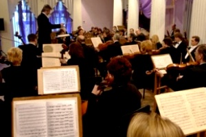 Симфонічний оркестр Харківської філармонії виступив на заводі «Турбоатом»